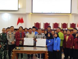 Mahasiswa Ponorogo Pilih Audiensi, Serahkan Tujuh Tuntutan ke DPRD