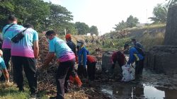 DLH Kediri Gelar Aksi Bersih Sungai dalam Rangka World Cleanup Day 2025