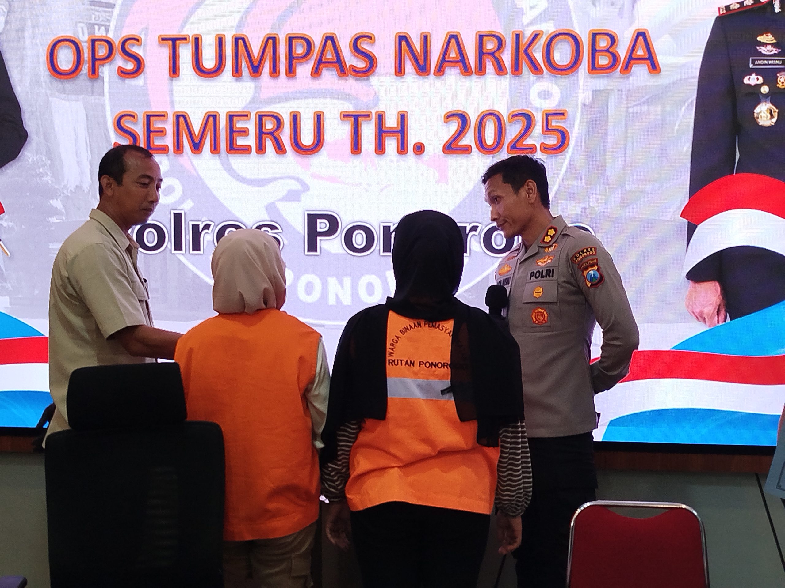 Mojang Bandung Edarkan Pil Koplo di Ponorogo, Polisi Amankan Ratusan Butir