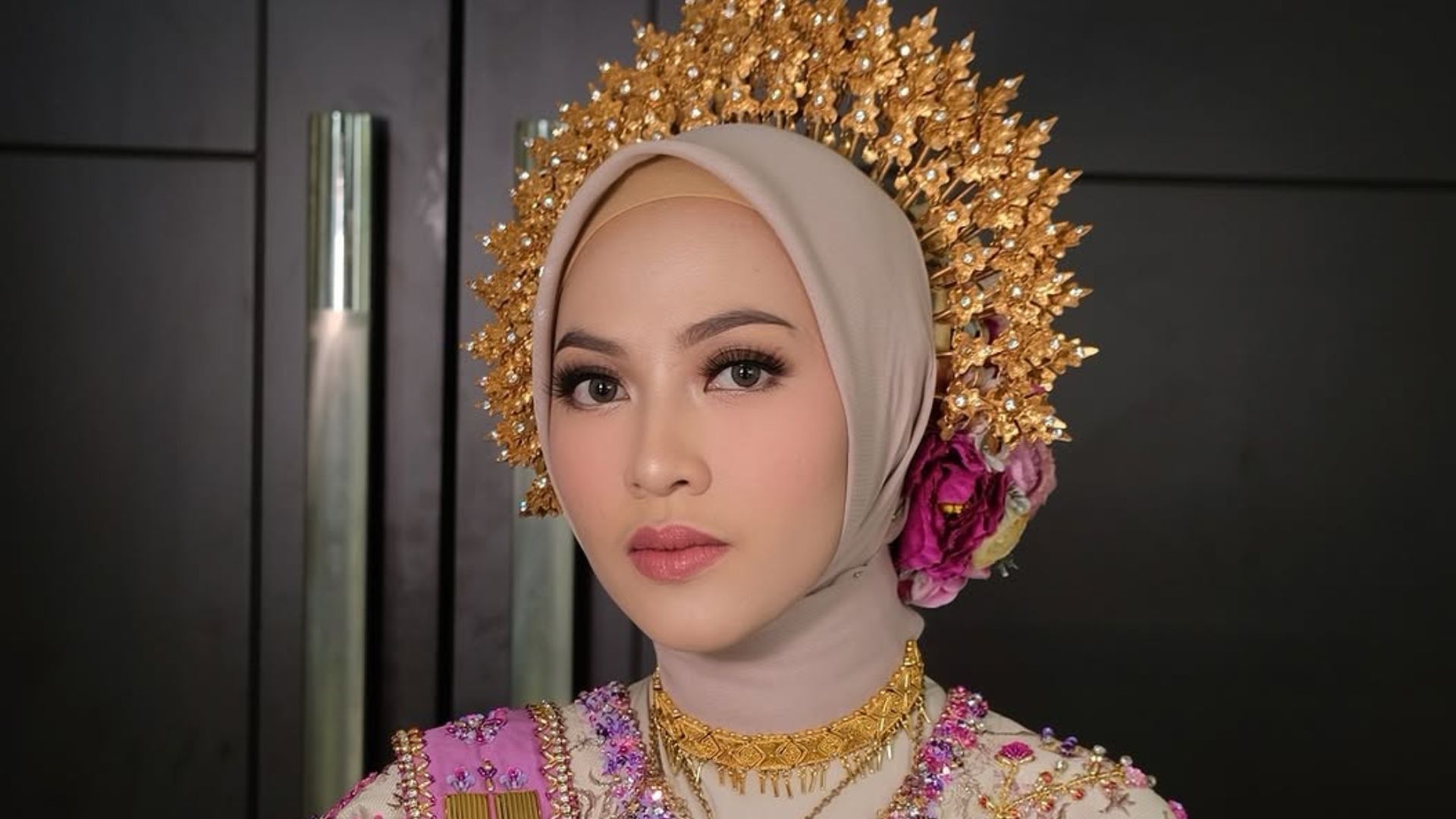 Menikah dengan Adam Febrian, Penampilan Feby Putri saat Resepsi Bikin Warganet Pangling