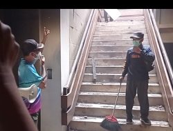 Satpol PP Imbau Warga Tidak Naik ke Lantai Dua Gedung Pemkab Kediri