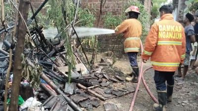 Bakar Sampah Sembarangan, Kandang Ternak di Nganjuk Habis Terbakar