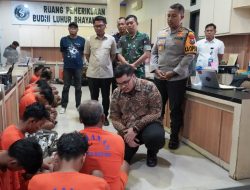 Bupati Kediri, Mas Dhito, Temui Puluhan Tersangka Kerusuhan di Pemkab Kediri, Ini Pesan yang Disampaikan