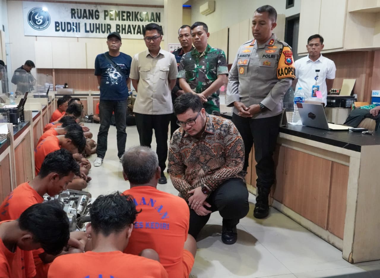 Bupati Kediri, Mas Dhito, Temui Puluhan Tersangka Kerusuhan di Pemkab Kediri