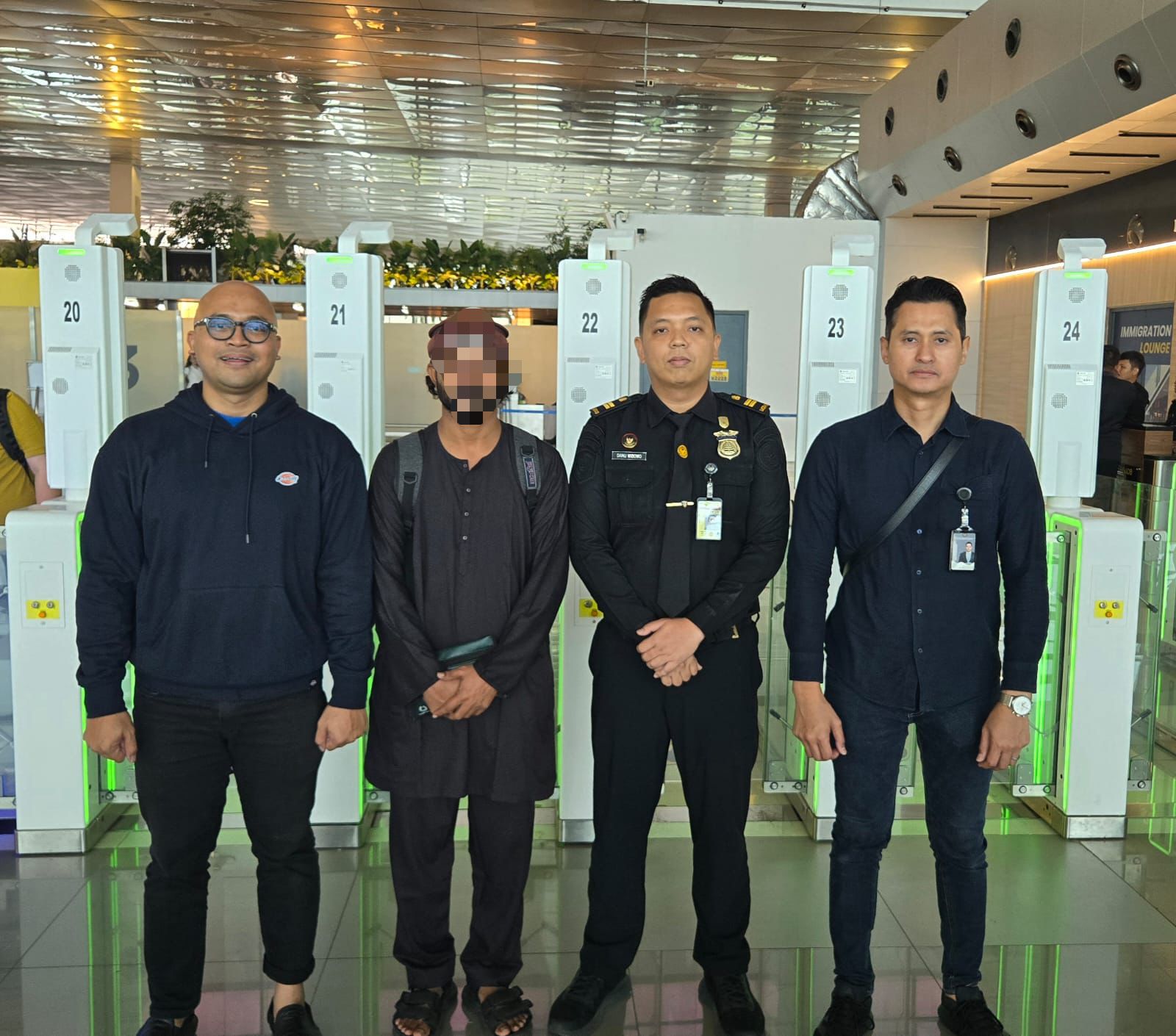 Imigrasi Blitar Deportasi WNA Pakistan Penggalang Donasi Fiktif