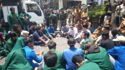 Mahasiswa Gelar Aksi di DPRD Tulungagung, Soroti Transparansi Dana BOS