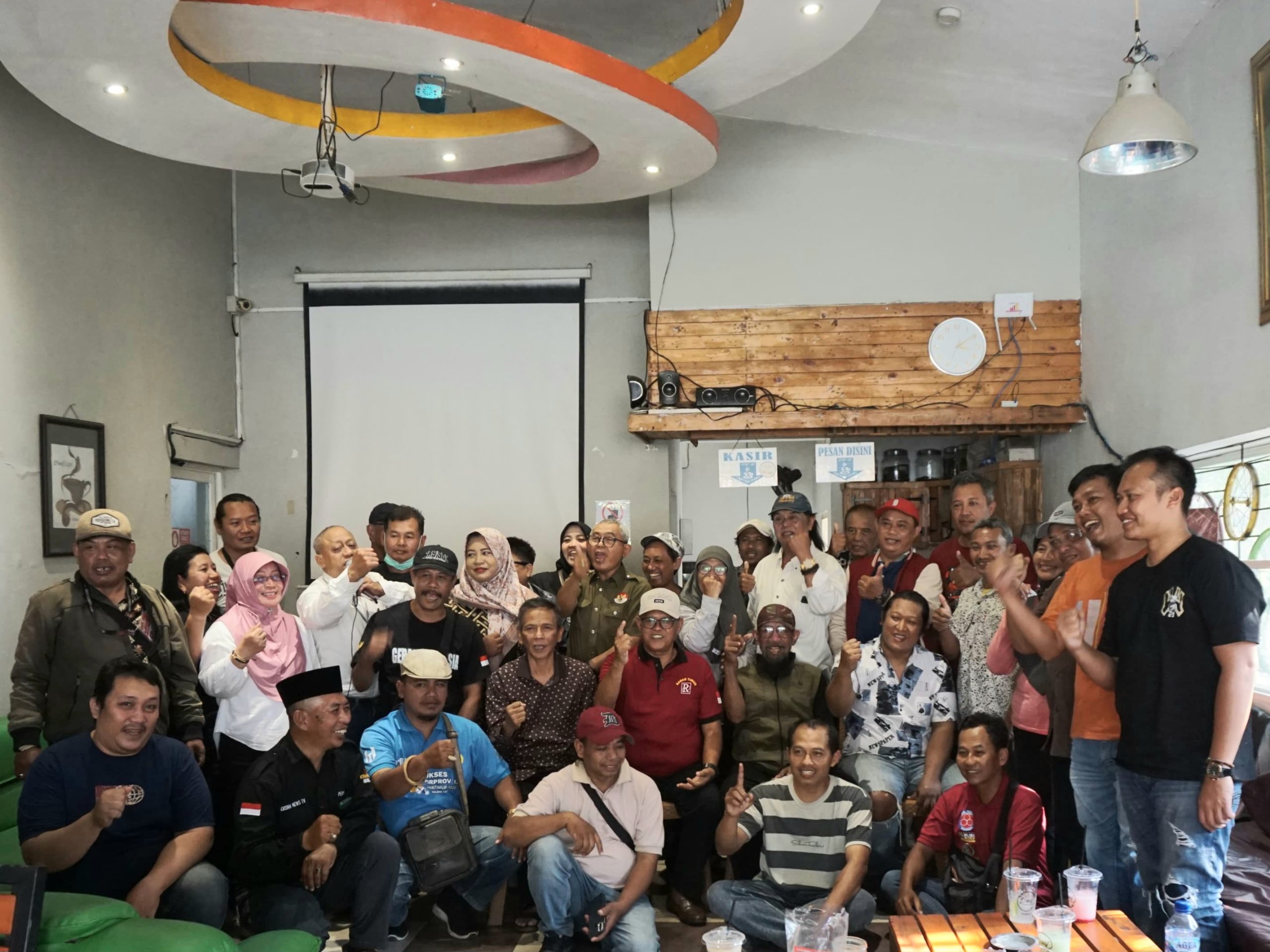 Puluhan Jurnalis Kediri Raya Gelar Ngopi Bareng, Media Didorong Jadi Pilar Informasi Publik