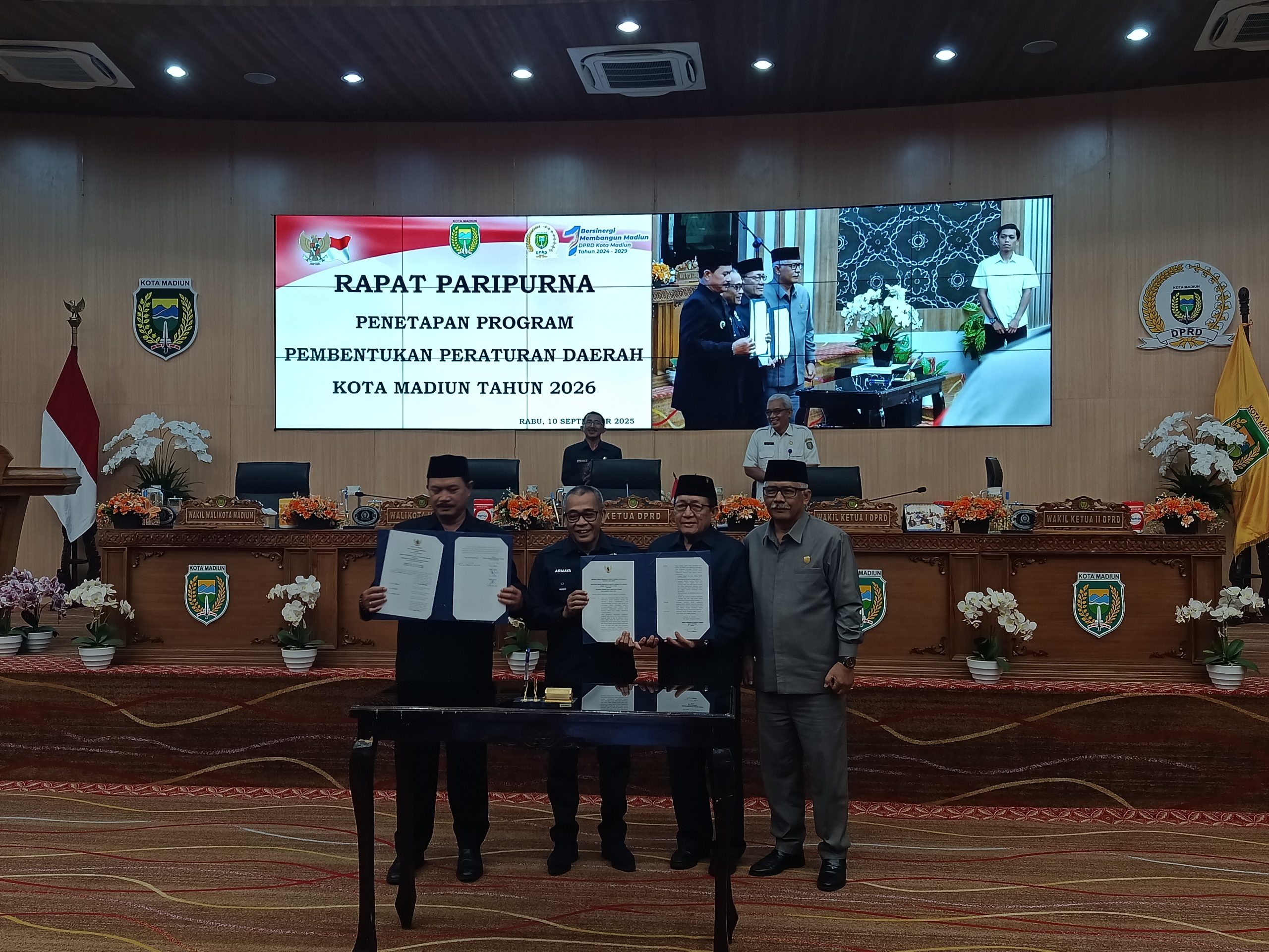 perda tentang perlindungan masyarakat dari jeratan rentenir.