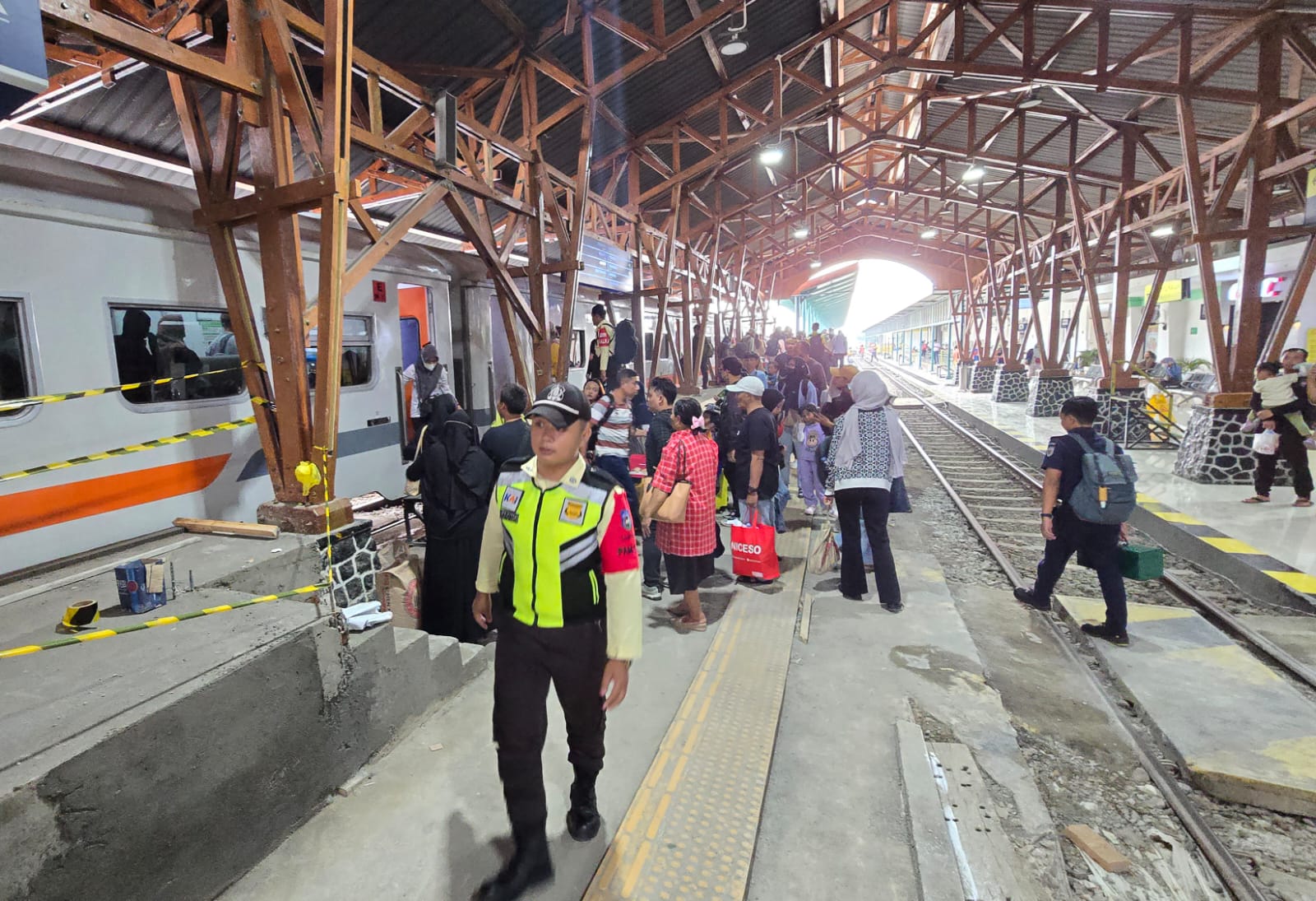 Promo dan Libur Panjang Dongkrak Jumlah Penumpang, KAI Daop 7 Madiun Catat Kenaikan 7 Persen pada September 2025