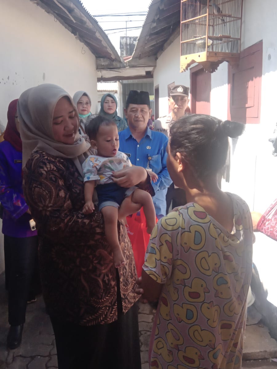 Lurah Setono Pande Tanggap Kasus Gizi Buruk, Turun Langsung Bersama TP PKK Kota Kediri