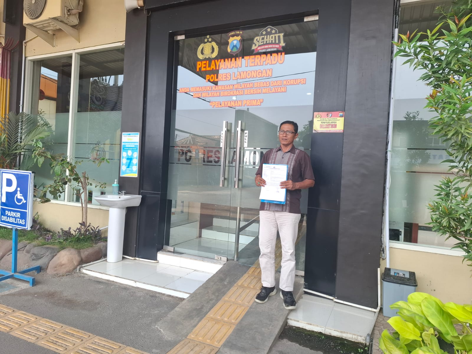 Diduga Intimidasi dan Halangi Tugas Jurnalistik, Pria “Back Up” Disdik Lamongan Dilaporkan ke Polisi
