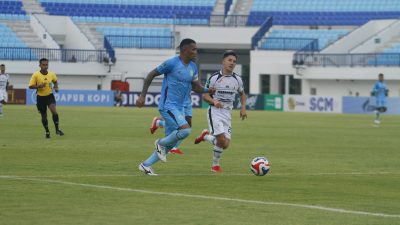 Persela Lamongan Tumbangkan PSS Sleman 2-1, Akhiri Rekor Enam Kemenangan Beruntun Super Elja