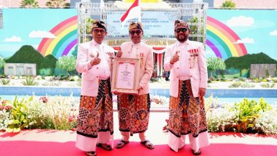 Pemkot Batu Anugerahkan Lencana Hakaryo Guno Mamayu Bawono 2025 kepada Tokoh dan Instansi Berprestasi