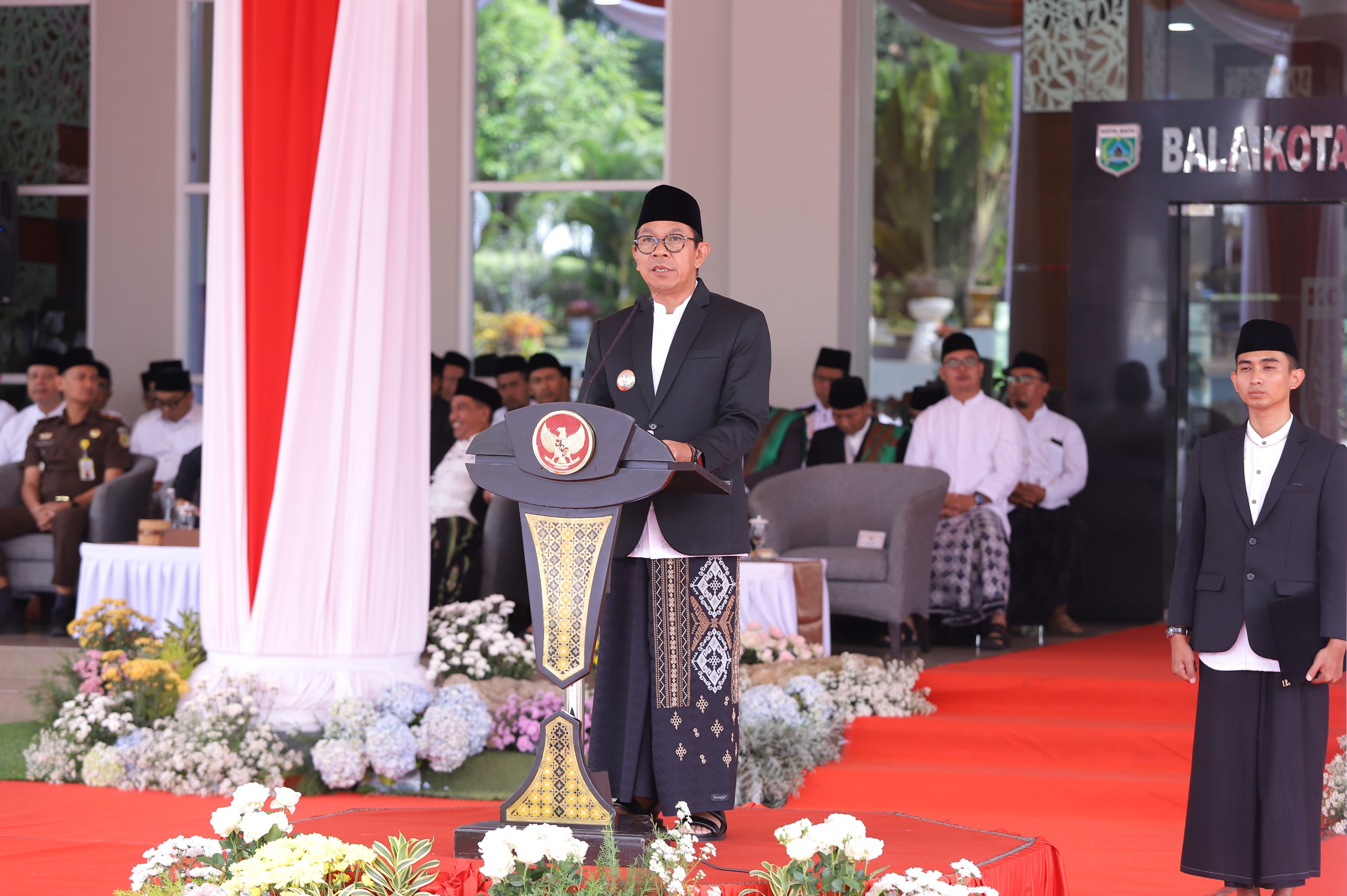 Kota Batu Gelar Apel Hari Santri Nasional 2025, Wali Kota Nurochman Tegaskan Peran Santri dalam Peradaban Dunia