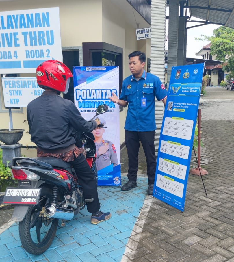 Bayar Pajak Kendaraan Kini Lebih Praktis, Samsat Drive Thru Wlingi Tawarkan Layanan Cepat Tanpa Turun dari Kendaraan