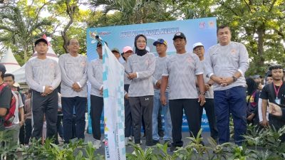 Ribuan Warga Meriahkan Jalan Sehat dan Senam Massal HUT ke-87 KONI Kota Kediri