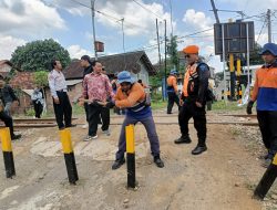 KAI Daop 7 Madiun Lakukan Normalisasi Jalur, Jaga Kecepatan dan Keselamatan Kereta Api