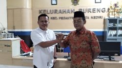 Pisah Sambut Kepala Kelurahan Burengan: Tongkat Estafet Diserahkan dari Adi Sutrisno kepada Moch Puger