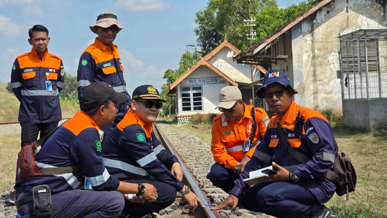 Musim Hujan Tiba, KAI Daop 7 Madiun Siagakan Tim dan Peralatan Antisipasi Gangguan Jalur