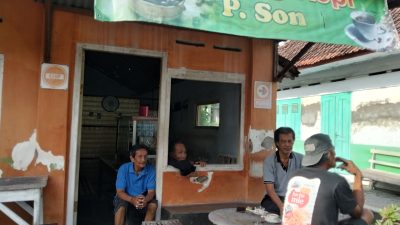 Warung Kopi Pak Son, Simbol Kehangatan dan Kebersamaan Warga Banjaran