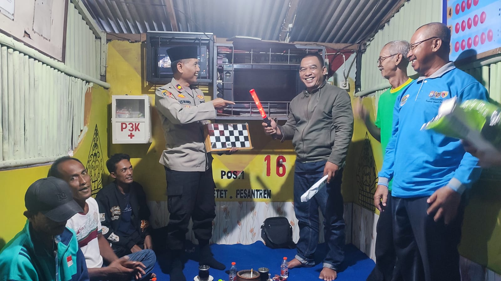 Kapolsek Pesantren Dorong Warga Aktif Jaga Keamanan Lewat Program Satkamling ‘SIAP’