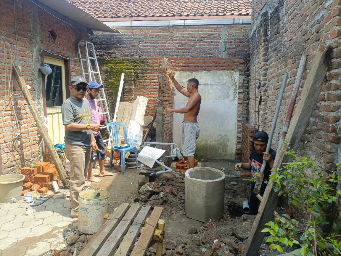 Tindak Lanjut Laporan Banjir, Lurah Pakunden Cek Lokasi Genangan dan Pantau Proyek Sanitasi