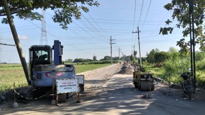 Perbaikan Jalan Penghubung Kleco Betet Dikebut, Permudah Mobilitas Warga dan Akses Sekolah di Kecamatan Pesantren