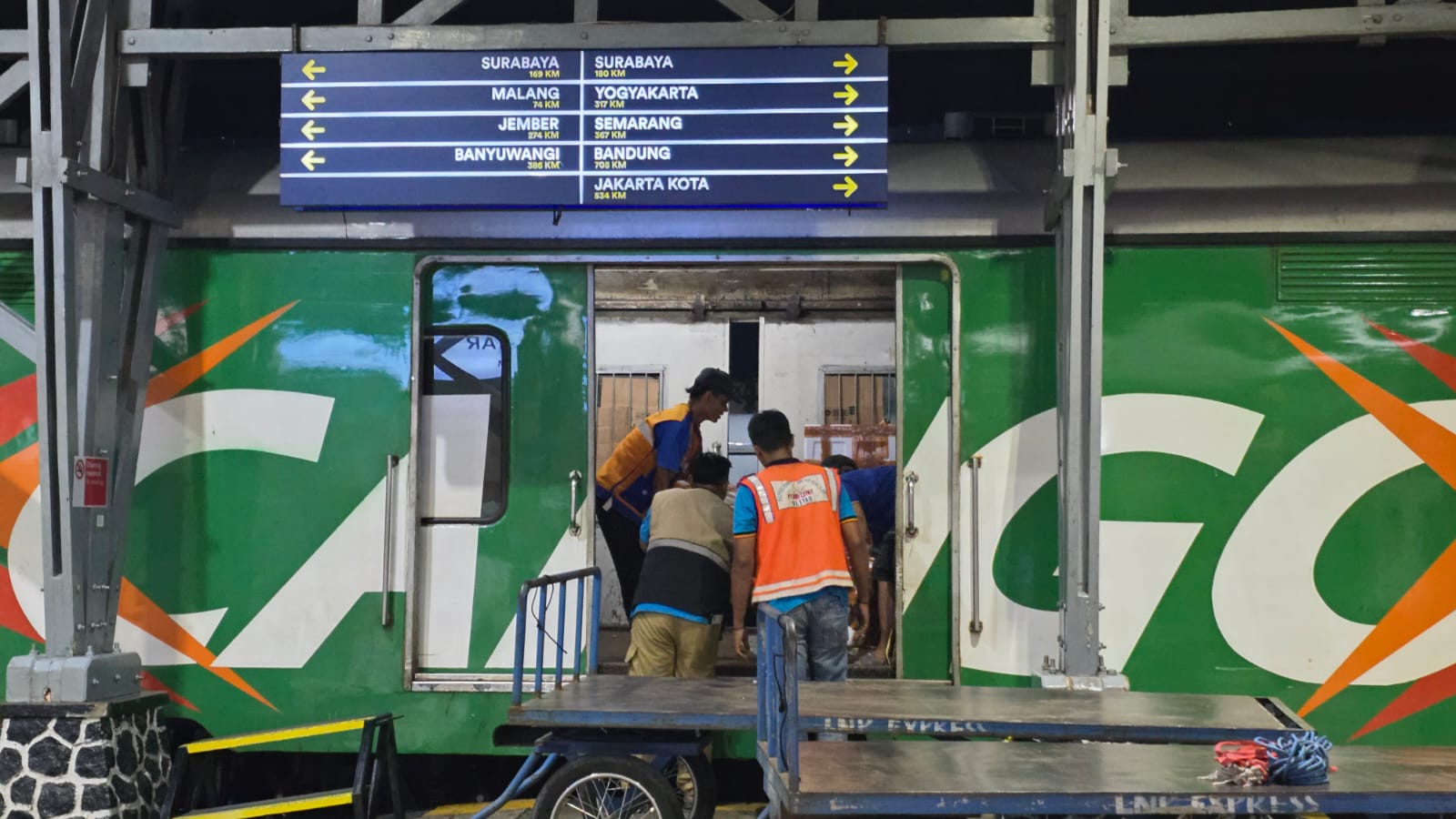 KAI Daop 7 Madiun Dorong Pertumbuhan Ekonomi Lewat Layanan Barang Hantaran Paket