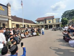 Himasal Kediri Raya Gelar Aksi Damai di Mapolres, Desak Chairul Tanjung Minta Maaf atas Tayangan Trans7