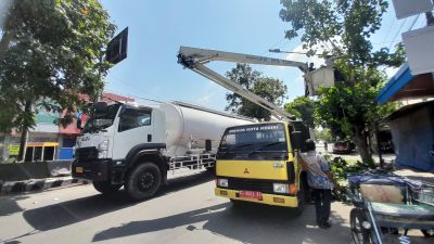 LPJU Jalan Brigjend Katamso Korslet, Dishub Kota Kediri Lakukan Perbaikan Cepat dan Pemangkasan Pohon