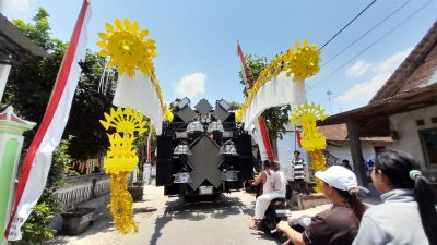 Warga Tempurejo Meriahkan Pawai Budaya Sound Horeg, Jalan Ditutup Total