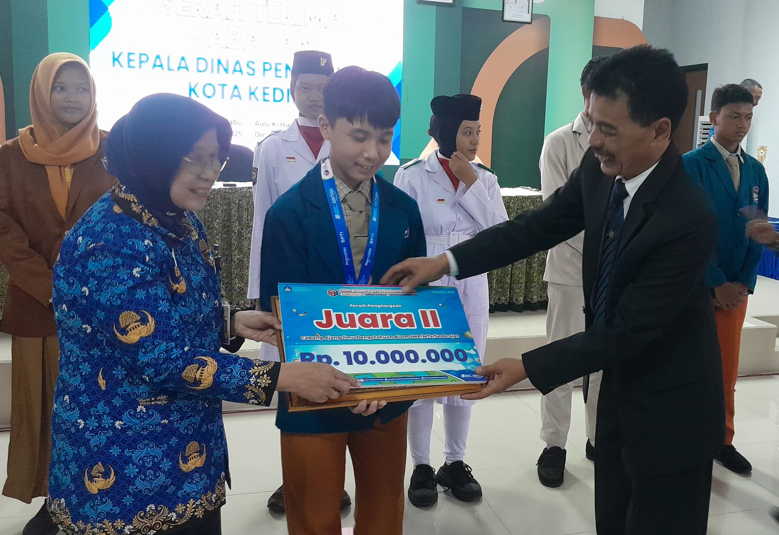 Pelajar SMPN 1 Kediri Raih Juara 2 OSN 2025 Bidang IPA