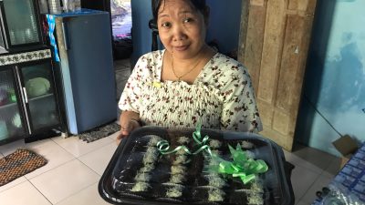 Dari Iseng Jadi Sumber Cuan, Kisah Aris Ibu Rumah Tangga Nganjuk yang Raup Belasan Juta Rupiah dari Kue Basah Rumahan