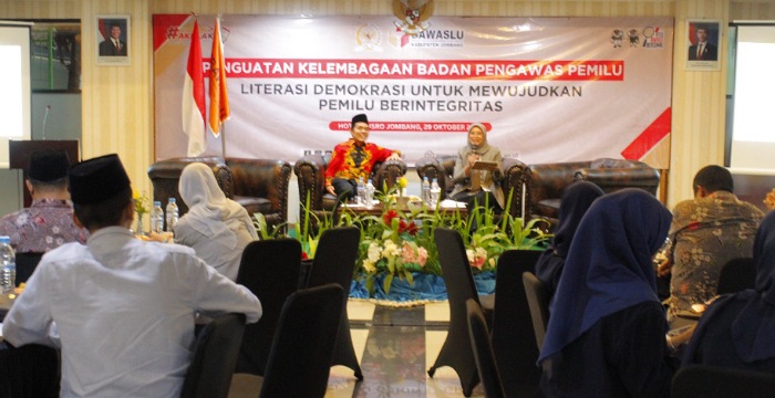 Bawaslu Jombang Perkuat Literasi Demokrasi, Bahas Tantangan Pengawasan Pasca Putusan MK