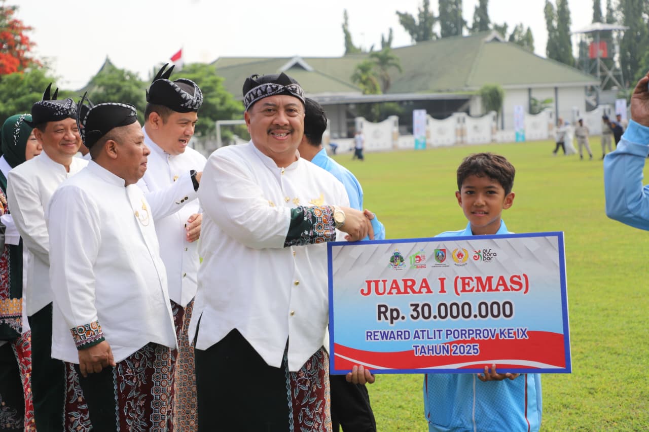 Hadiah Spesial HUT ke-115 Pemkab Jombang, Bonus Porprov 2025 Senilai Rp 1,53 Miliar Resmi Dicairkan