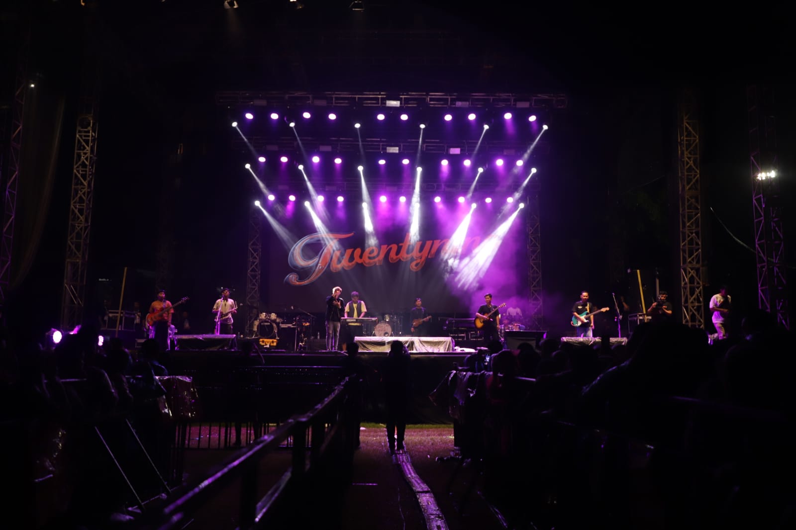 Jombang Fest 2025 Resmi Ditutup, Bupati Warsubi Apresiasi Dukungan Warga dan Dorong Efektivitas Kegiatan