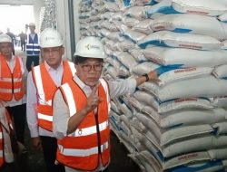 Harga Pupuk Turun 20 Persen, Menko Pangan Pastikan Pasokan Aman untuk Petani Jawa Timur