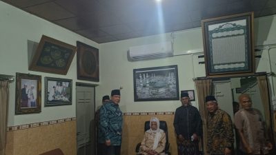 Bos Trans7, Chairul Tanjung,  Akhirnya Sowan ke Ponpes Lirboyo, Minta Maaf Langsung pada KH Anwar Manshur
