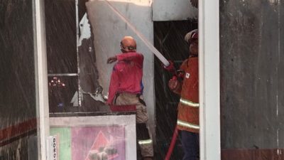 Diduga Korsleting Listrik, Toko Roti di Tanjunganom Ludes Terbakar, Rugi Capai Rp200 Juta