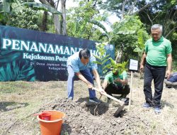 Pemkab Jombang dan Kejaksaan Agung Tanam Pohon di Sumberboto, Perkuat Gerakan Hijau Berkelanjutan