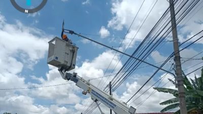 Jelang Musim Hujan, Dinas Perkim Kabupaten Kediri Gencar Perbaiki PJU Rusak