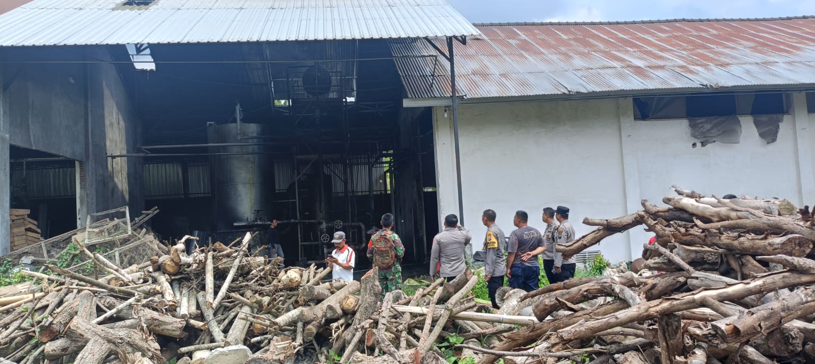 Operasional Perdana Pabrik Tripleks di Ponggok Gagal, Mesin Boiler Terbakar
