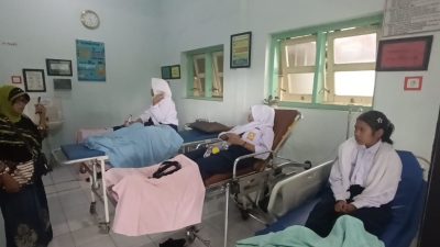 Puluhan Siswa SMPN 1 Boyolangu Diduga Keracunan Usai Santap Menu MBG Nasi Kuning