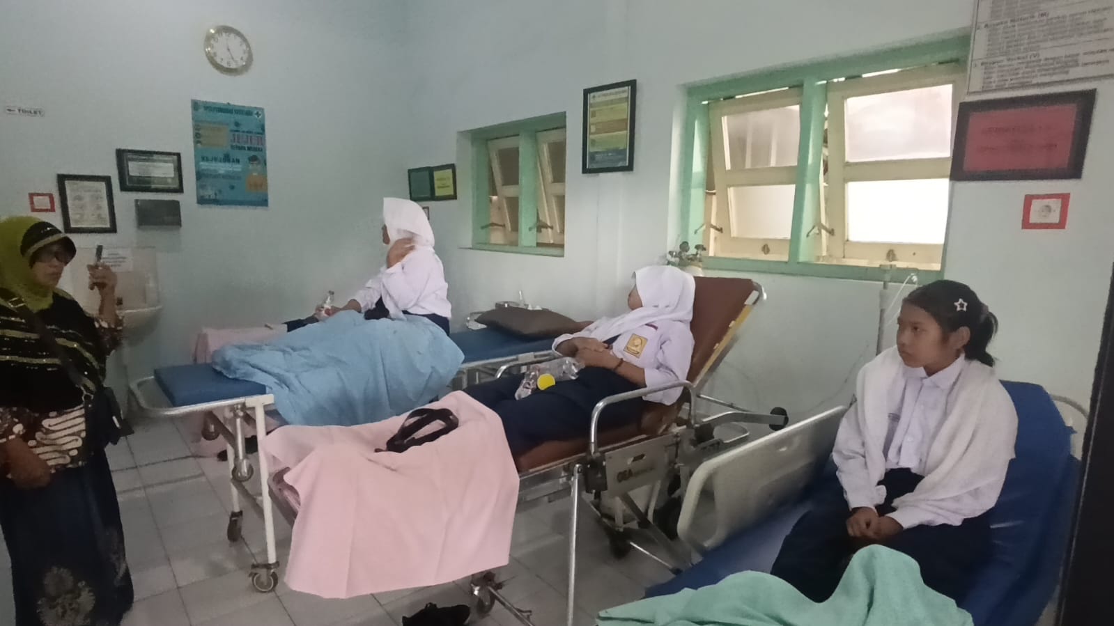 Puluhan Siswa SMPN 1 Boyolangu Diduga Keracunan Usai Santap Menu MBG Nasi Kuning