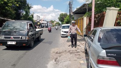 Berangkat Sekolah, Bocah TK Tewas Dihantam Sedan yang Oleng di Tulungagung
