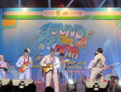 Penampilan Band Pelajar Meriahkan Konser Musik Remaja di Kediri