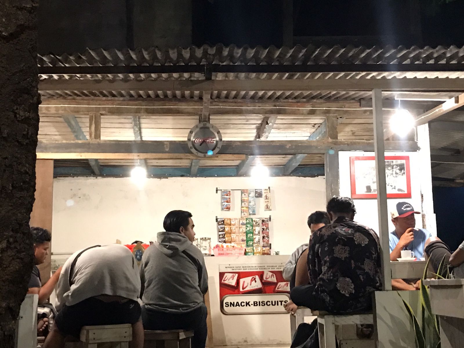Tiga Tempat Ngopi Dekat Halte Lampu Merah Kertosono, Cukup Jalan Kaki Sudah Sampai!