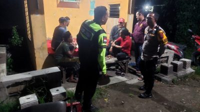 Polisi dan Warga Ngadiluwih Gencarkan Patroli Siskamling