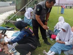 Belasan Pelajar Pingsan Saat Upacara Sumpah Pemuda di Kediri