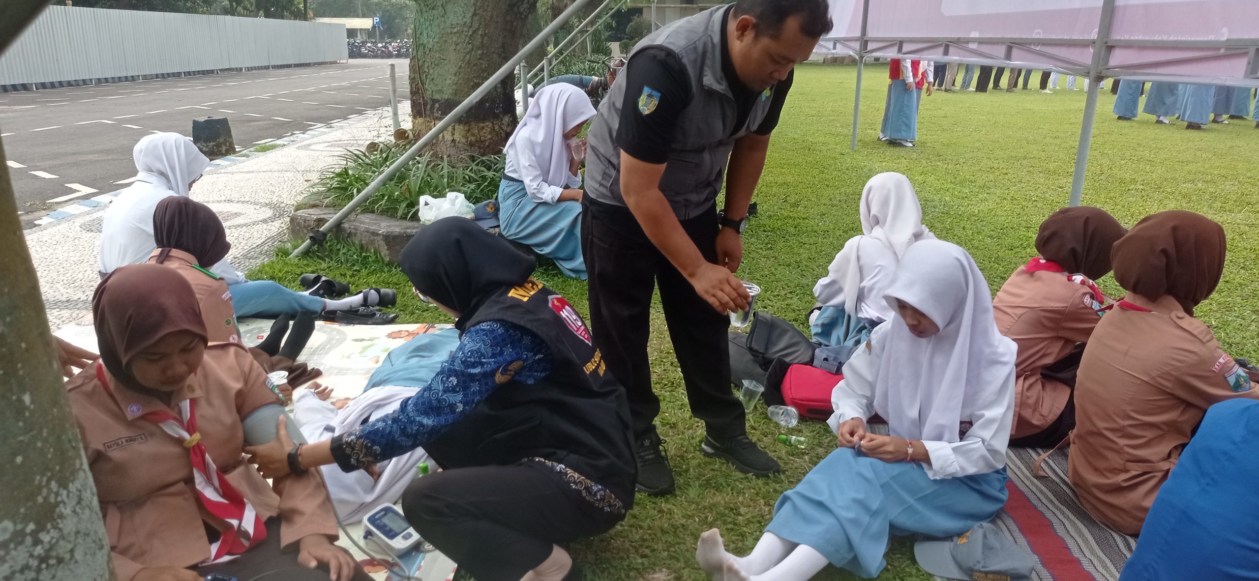 Belasan Pelajar Pingsan Saat Upacara Sumpah Pemuda di Kediri